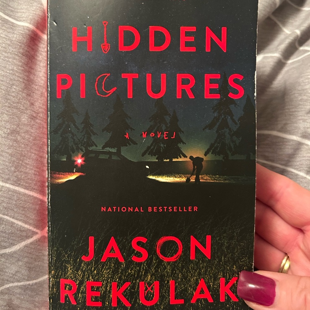 Hidden Pictures book📕